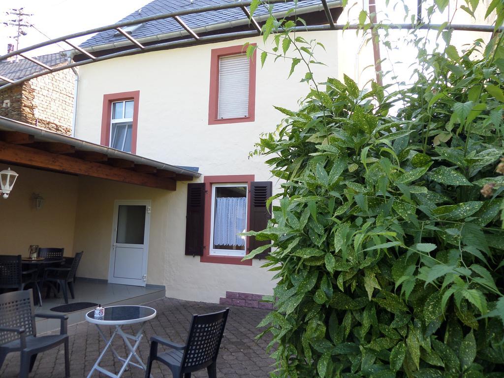 Ferienwohnungen Und Gaestezimmer Peter Busch Bernkastel-Kues Exterior foto